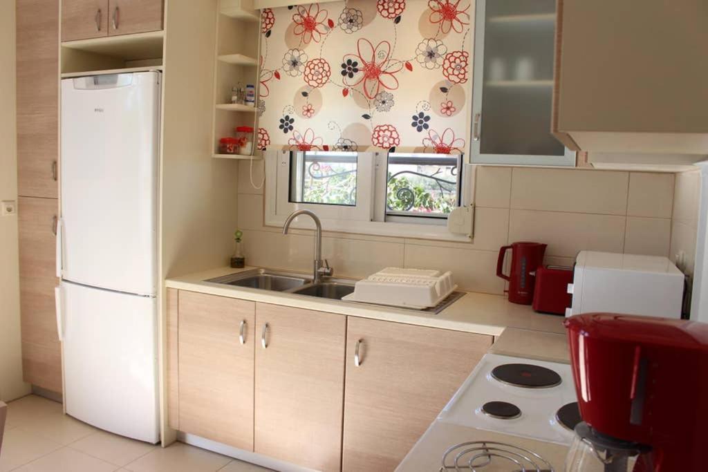 New, Modern, Bright And Independent Apartment 83 M2, With Garden, 5Min To The Beach And The City Center Calamata Exterior foto