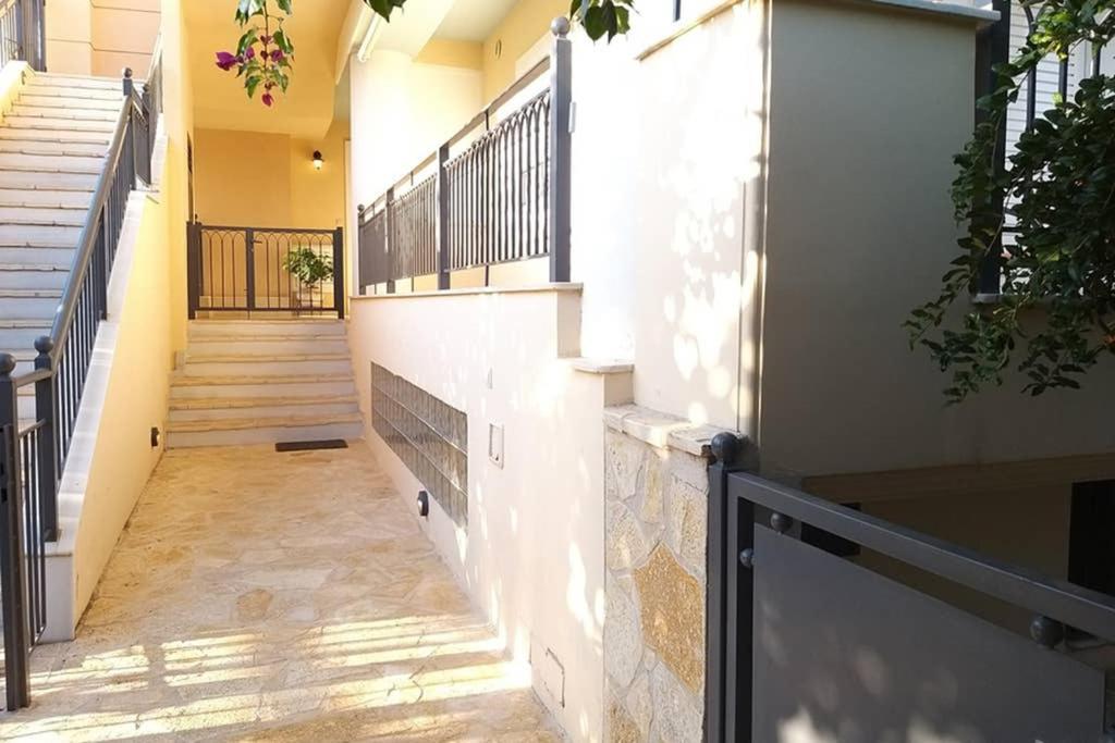 New, Modern, Bright And Independent Apartment 83 M2, With Garden, 5Min To The Beach And The City Center Calamata Exterior foto